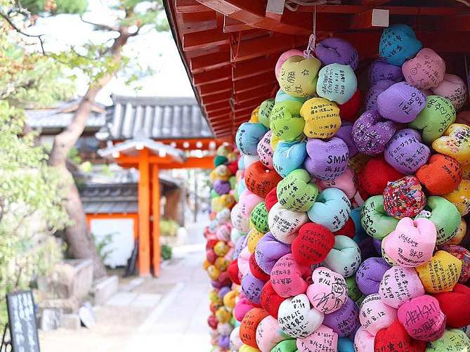 【京都】SNS映えする八坂庚申堂ガイド！カラフルでかわいい写真スポットが女子旅に人気♪