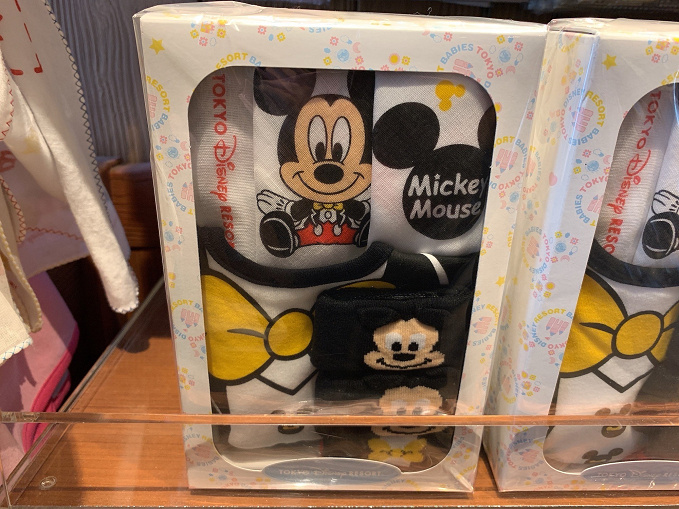 22 ディズニーランドで買える子供服 ベビー服 なりきりドレスまとめ スタイなどの小物系も