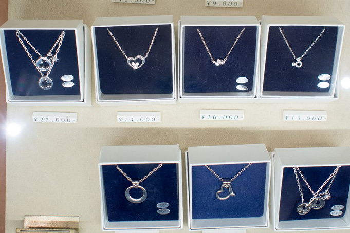 21 ディズニーネックレス25選 ペアやおそろいにおすすめのプリンセス ミッキーデザイン