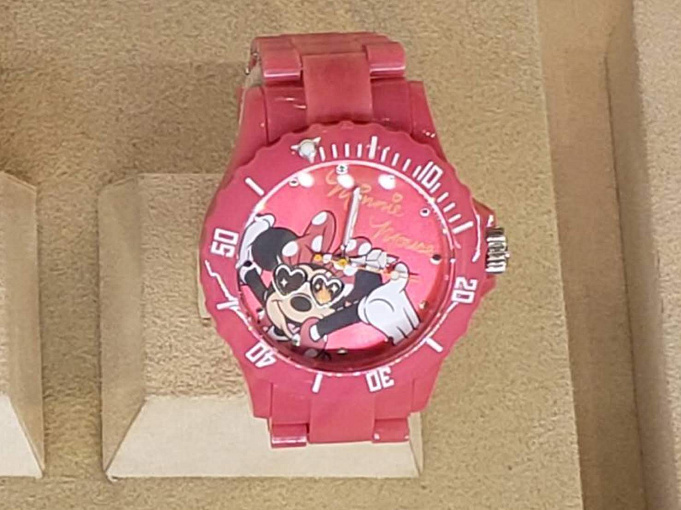 ミッキー腕時計 ディズニーリゾートで買える腕時計まとめ レディース メンズ ペアデザインなど種類豊富