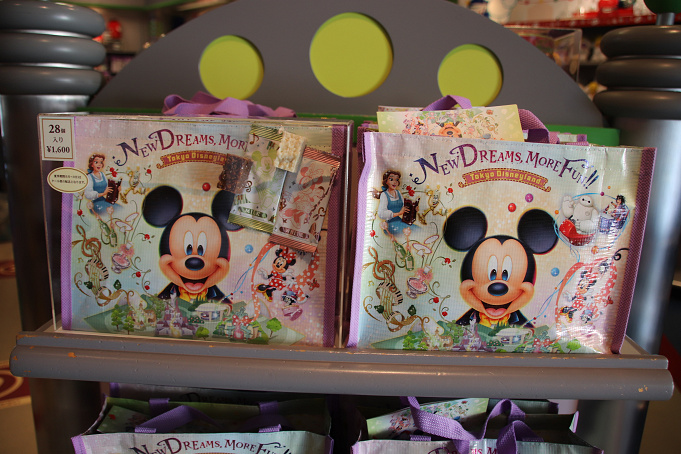 21 ディズニーのチョコ36種類 お土産に人気のチョコクランチや新商品まとめ