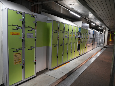 ディズニーでの荷物預かり場所まとめ どこに荷物を預ける ウェルカムセンター ロッカーなど