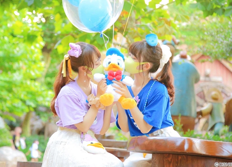 ディズニーに行くときのおすすめの服装は 季節 シーン別のポイントを紹介