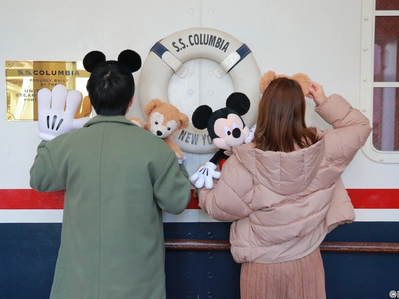 ディズニーに行くときのおすすめの服装は 季節 シーン別のポイントを紹介 ディズニーに行くときのおすすめの服装は 季節 シーン別のポイントを紹介