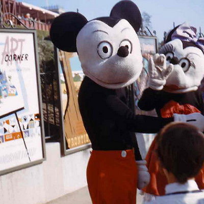 歴代のミッキーの顔の変化に注目! キャステル CASTEL ディズニー情報