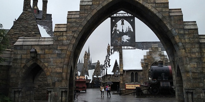 【USJ】雨の日のアトラクションまとめ!雨の日でも楽しめる・休止するアトラクションとは?