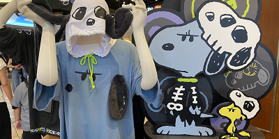 【2023】USJハロウィンスヌーピーグッズ全種類まとめ!スカル衣装のぬいぐるみやキーホルダーなど