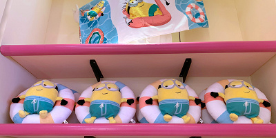 【USJ】2024年夏のミニオングッズ「MINIONS CHILL in the POOL」まとめ!プールで遊ぶミニオンがキュートなグッズ!
