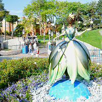 【ドクター・ファシリエ】どんなキャラクター?娘がいるって本当?ディズニーランドの2025年ハロウィンパレードに登場!