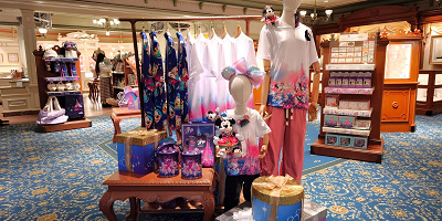 【香港ディズニー20周年グッズ】全グッズシリーズ総合まとめ!ミッキーやダッフィー、日本人デザイナーとのコラボも!値段や販売場所を解説!