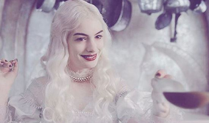 アリスインワンダーランド 映画のあらすじ 登場人物 キャラクター 主題歌 声優