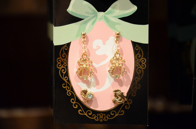 ディズニーのピアス イヤリング64種類まとめ ランド シーの人気アクセサリー