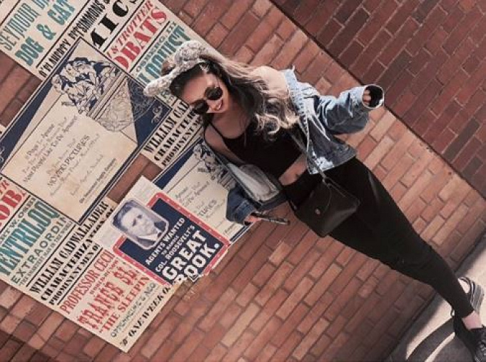 21 インスタ映えディズニーコーデ37選 カップル 双子 おそろ 写真スポット