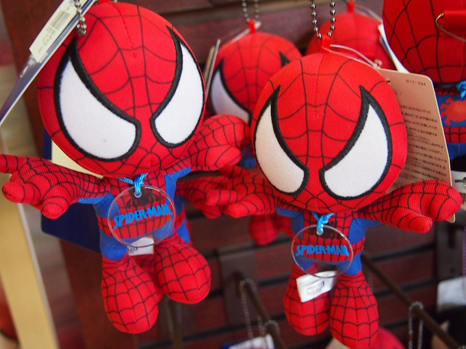 Usj スパイダーマンのお土産グッズ30選 Tシャツ パンツなどの値段 写真