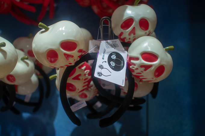 最新 ディズニーハロウィーン18グッズ44選 ヴィランズが主役のディズニーシー限定お土産