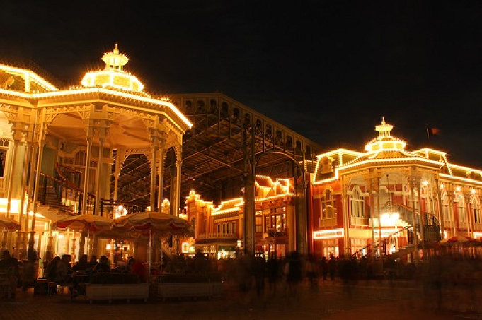 ディズニーランドの夜景が美しいアトラクション画像と撮影法