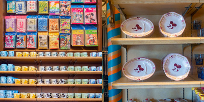 【2019】ディズニーおすすめグッズ&お菓子26選!Tシャツ&カチューシャやぬいぐるみまとめ!