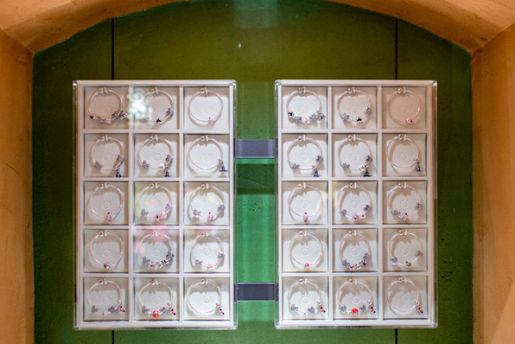 19 パンドラディズニーのブレスレット チャーム オリジナルジュエリーの値段 販売場所まとめ 19 パンドラディズニーのブレスレット チャーム オリジナルジュエリーの値段 販売場所まとめ