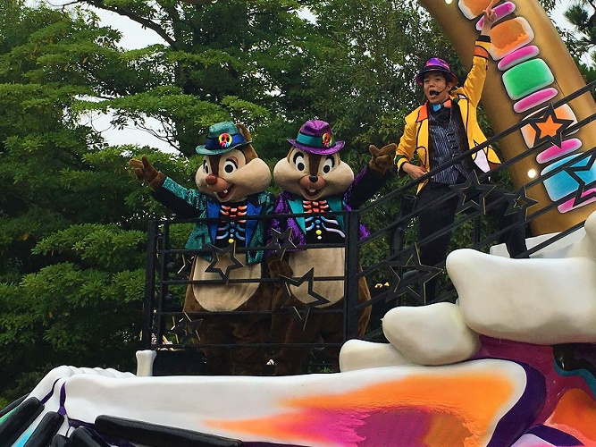 シミラールック 次世代ディズニーコーデを先取り カップル 友達 グループにもおすすめの シミラールック 次世代ディズニーコーデを先取り カップル 友達 グループにもおすすめの