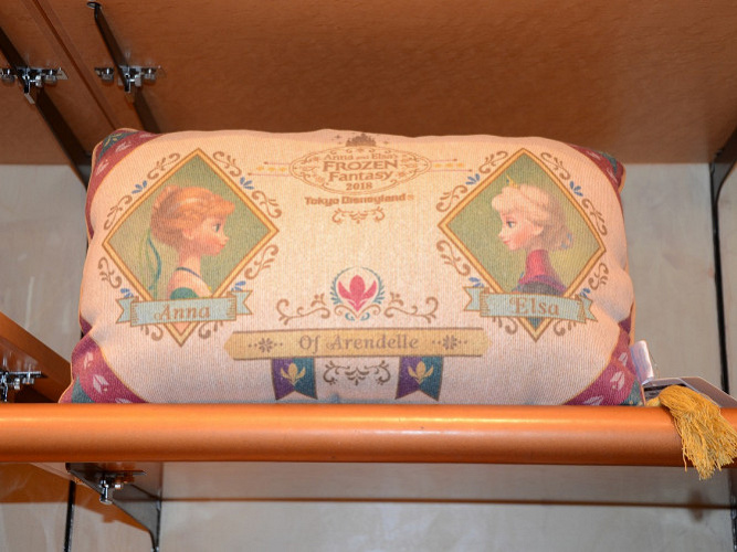 ディズニー雑貨 スマホケース ポーチ ストラップと アナ雪 ピクサーの生活雑貨 ディズニー雑貨 スマホケース ポーチ ストラップと アナ雪 ピクサーの生活雑貨