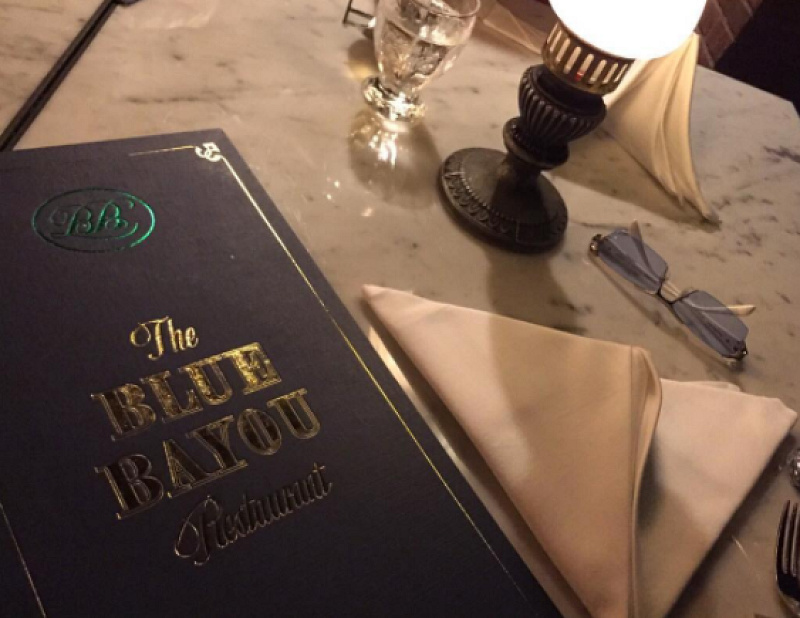 ブルーバイユー・レストラン キャステル CASTEL ディズニー情報