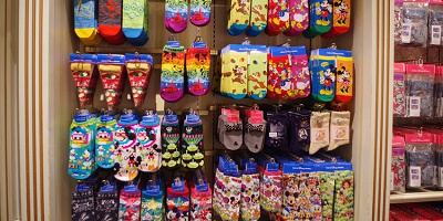 ディズニーランド&シーで買える靴下をキャラクター別にご紹介!メンズからベビーまで幅広いサイズの靴下が販売中♡