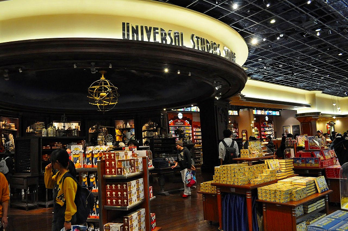 Usj ユニバーサルスタジオストア攻略 お土産やハリポタグッズが買えるユニバ最大のショップ