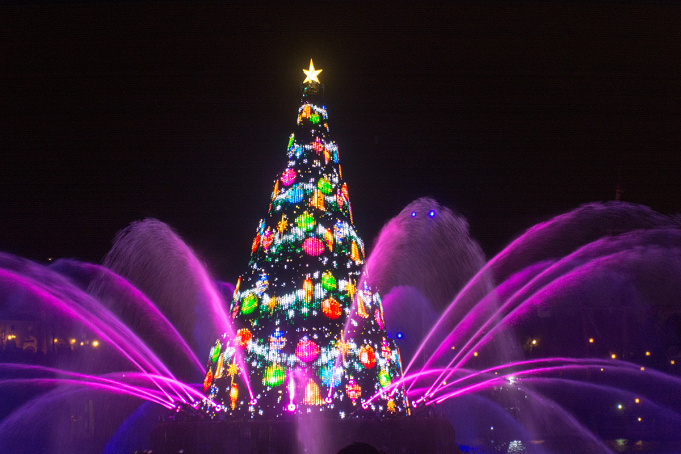 ディズニーのクリスマスツリー ランド シー ホテルのツリーの場所 見どころまとめ グッズ情報も