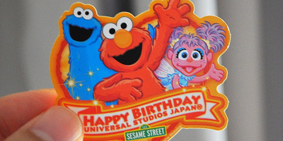 ユニバのバースデーシールはどこでもらえる?バースデーシールの種類と特典の体験談も!
