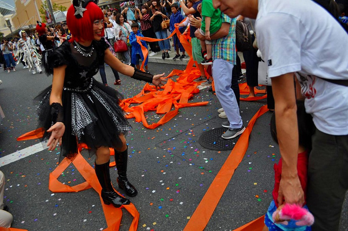 ユニバ パークでの着替え完全ガイド ハロウィン仮装やびしょ濡れイベントの着替え場所とルール