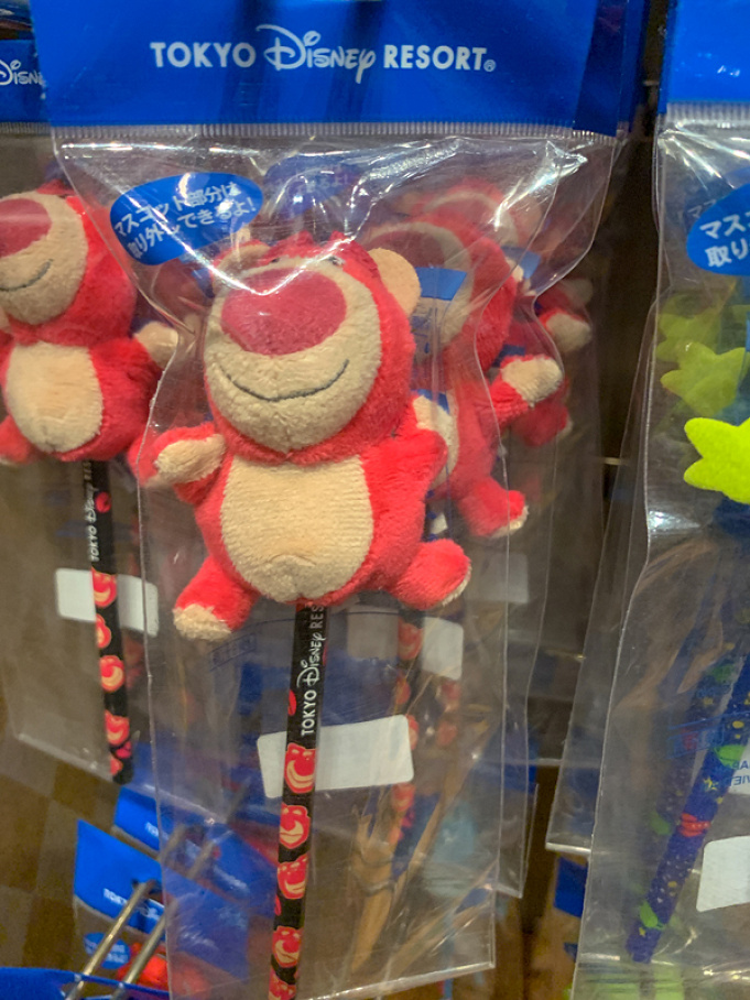 ディズニー ロッツォのグッズ18選 トイストーリー3の悪役のぬいぐるみ パスケース 雑貨が人気