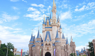 【2025】ディズニーランドの1日モデルコースを伝授!アトラクションもパレードも効率よく楽しむ欲張りプラン