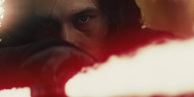 【キャラ解説】カイロ・レンって何者?登場するスターウォーズ作品、正体や過去、パークで会える場所