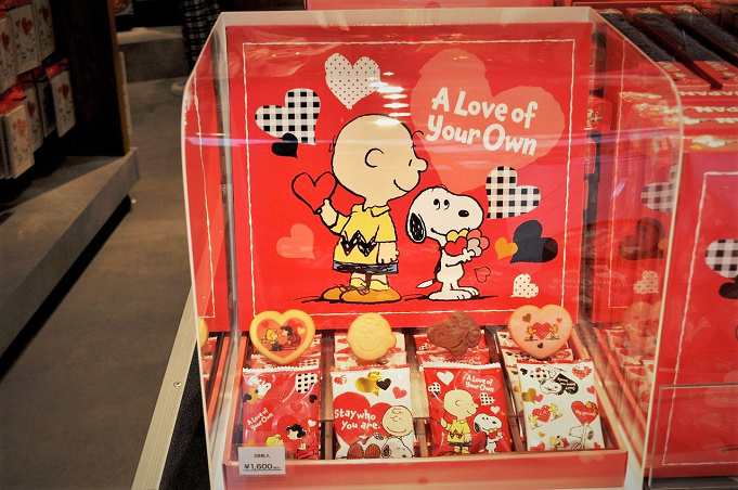 21 Usjお土産ランキング バラマキお菓子 名物 身に着けグッズなど全6部門のトップ5を発表