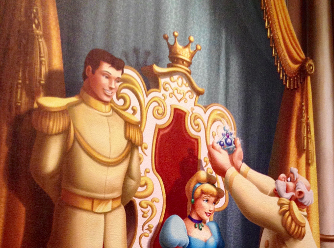 ディズニー映画に登場するシンデレラ城のロゴを徹底解説 作品ごとにデザインが変わる