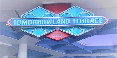 【トゥモローランド・テラス】ディズニーランドの大型バーガー店まとめ!場所・メニュー・食レポなど!