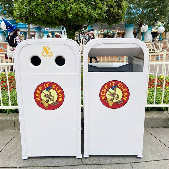 ディズニーのトラッシュカン 豊富なデザインのパーク内のゴミ箱 トラッシュカンモチーフのグッズも