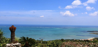 【沖縄】海の見えるカフェくるくまを完全ガイド！アクセス、メニュー、絶景を紹介♪