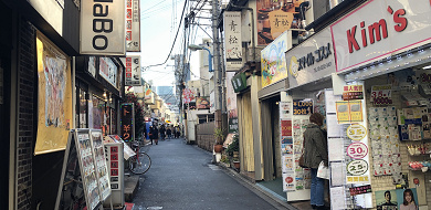 【新大久保】イケメン通りはメインストリートからすぐ！韓国料理店&食べ歩きグルメを紹介♪