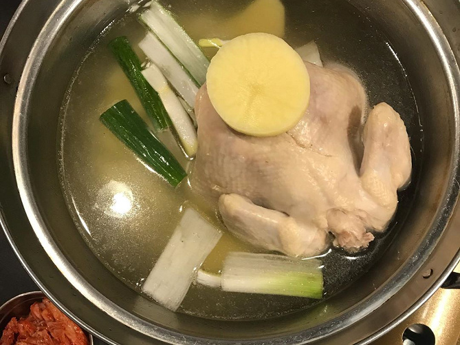 【新大久保】本場韓国の味が楽しめるタッカンマリ店5選！鶏の旨味が炸裂するスープを楽しもう！