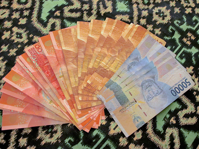 【簡単】バリ島の通貨ルピアをわかりやすく解説！両替所、計算方法、物価、チップ、お金の知識まとめ！