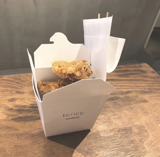 唐揚げはももとせせりの2種類　4個470円