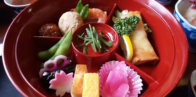 兼六亭　加賀殿定食　六勝　（ろくしょう）