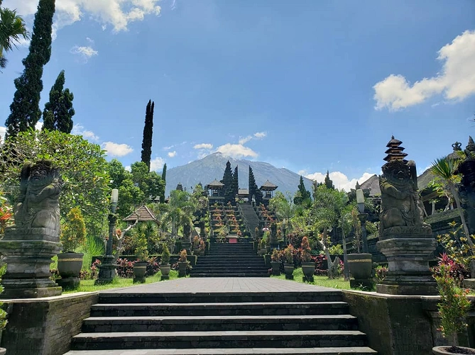 ブサキ寺院