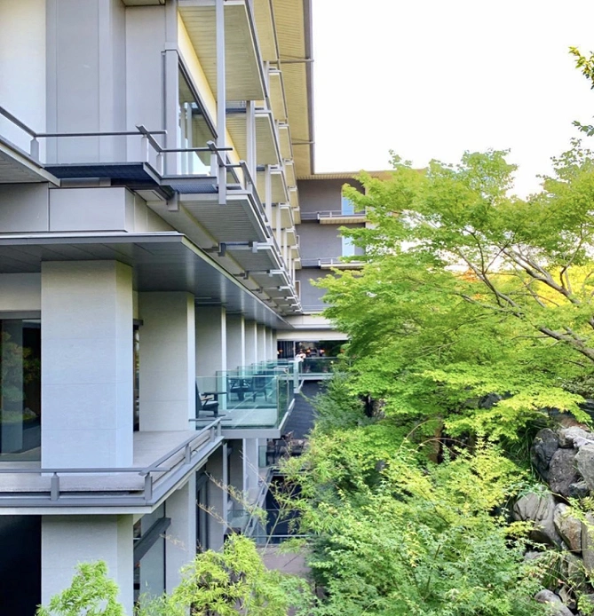 ホテル敷地内 