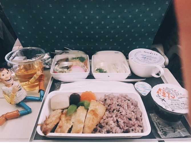 機内食も出て他にもいいことがある