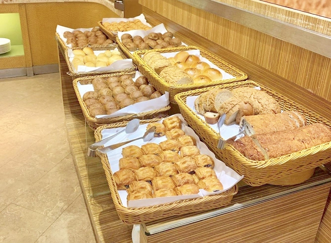 朝食のパン 