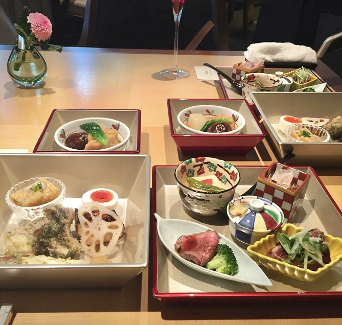 会席料理 