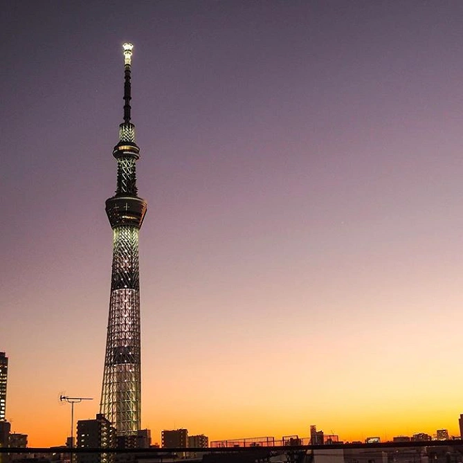 夕暮れの東京スカイツリー