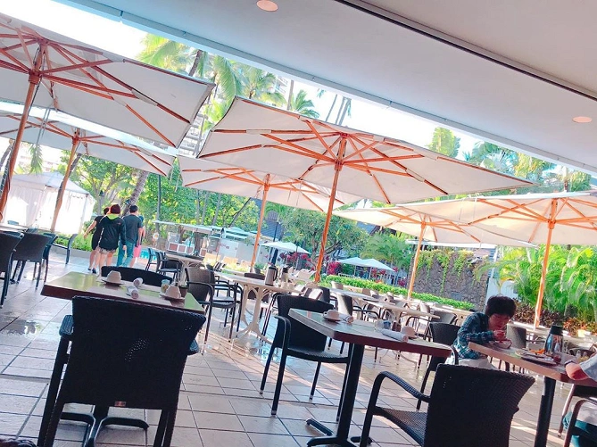 PIKAKE TERRACE　テラス席